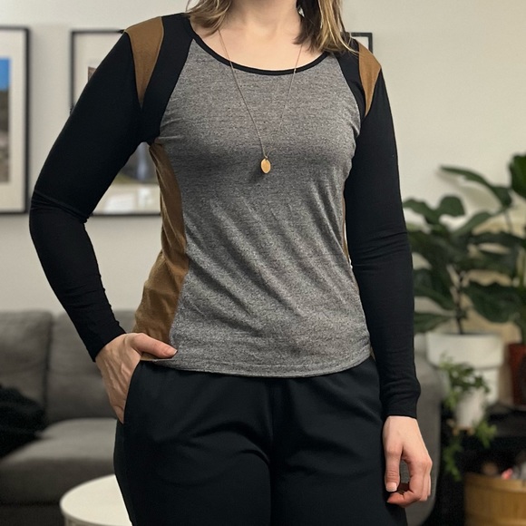 Long Sleeve Top with Colour blocks - Picture 4 of 7